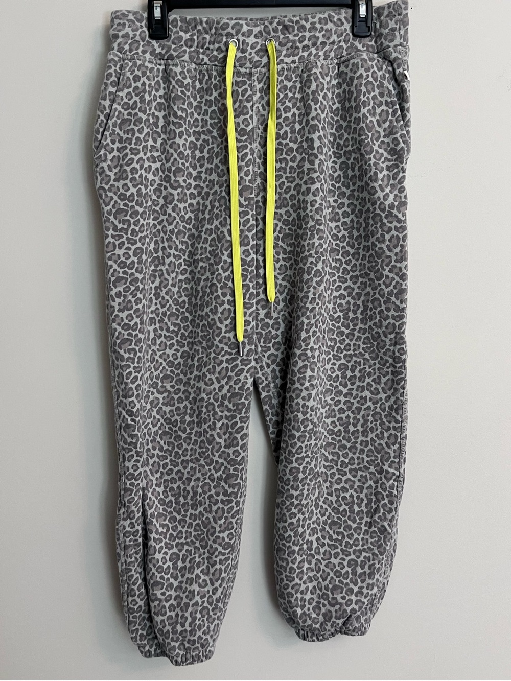 Lou & Grey Women’s Leopard Print Joggers
